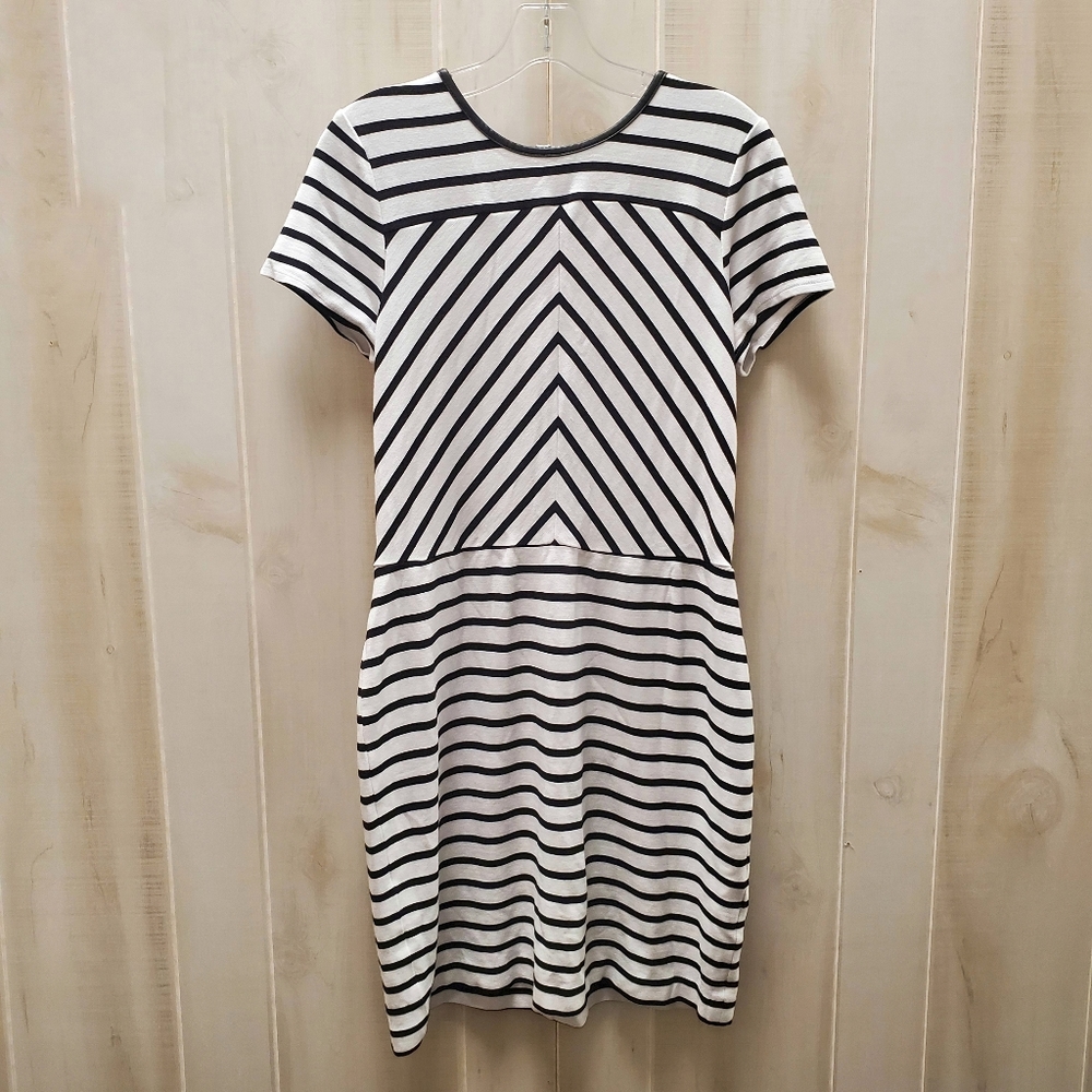 BANANA Republic Fitted Short Sleeve Slimming Stripe Dress Size 14